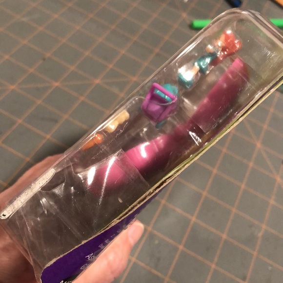 NIP Micro Polly Pockets mini doll play set - Picture 15 of 15